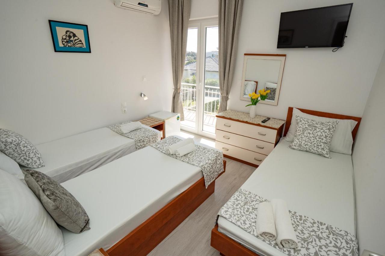 Rooms Magnolia With Pool Novalja Exterior foto