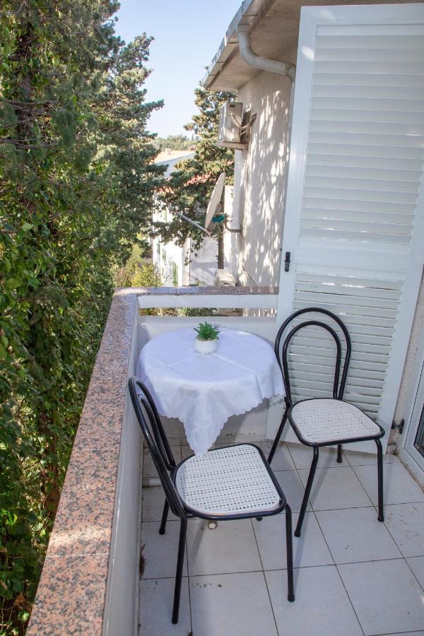 Rooms Magnolia With Pool Novalja Exterior foto